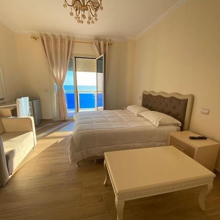 Hotel 3 Vellezerit Durres Bagian luar foto