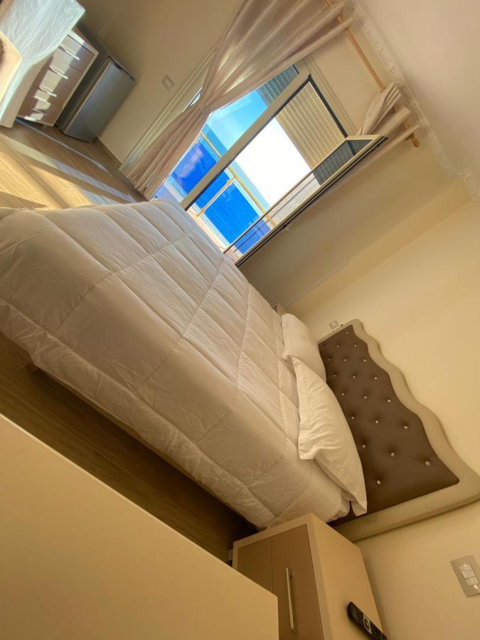 Hotel 3 Vellezerit Durres Bagian luar foto