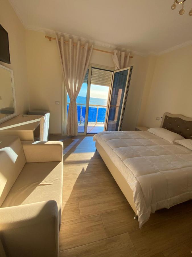 Hotel 3 Vellezerit Durres Bagian luar foto