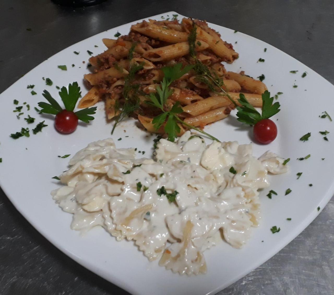 Hotel 3 Vellezerit Durres Bagian luar foto