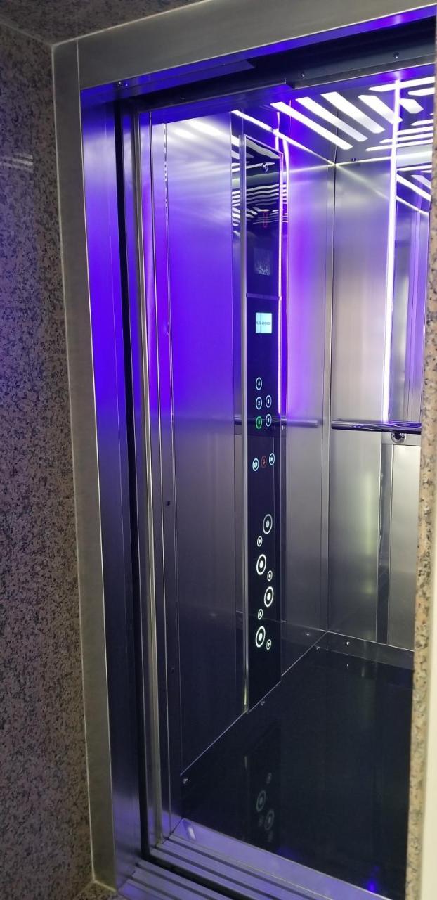 Hotel 3 Vellezerit Durres Bagian luar foto
