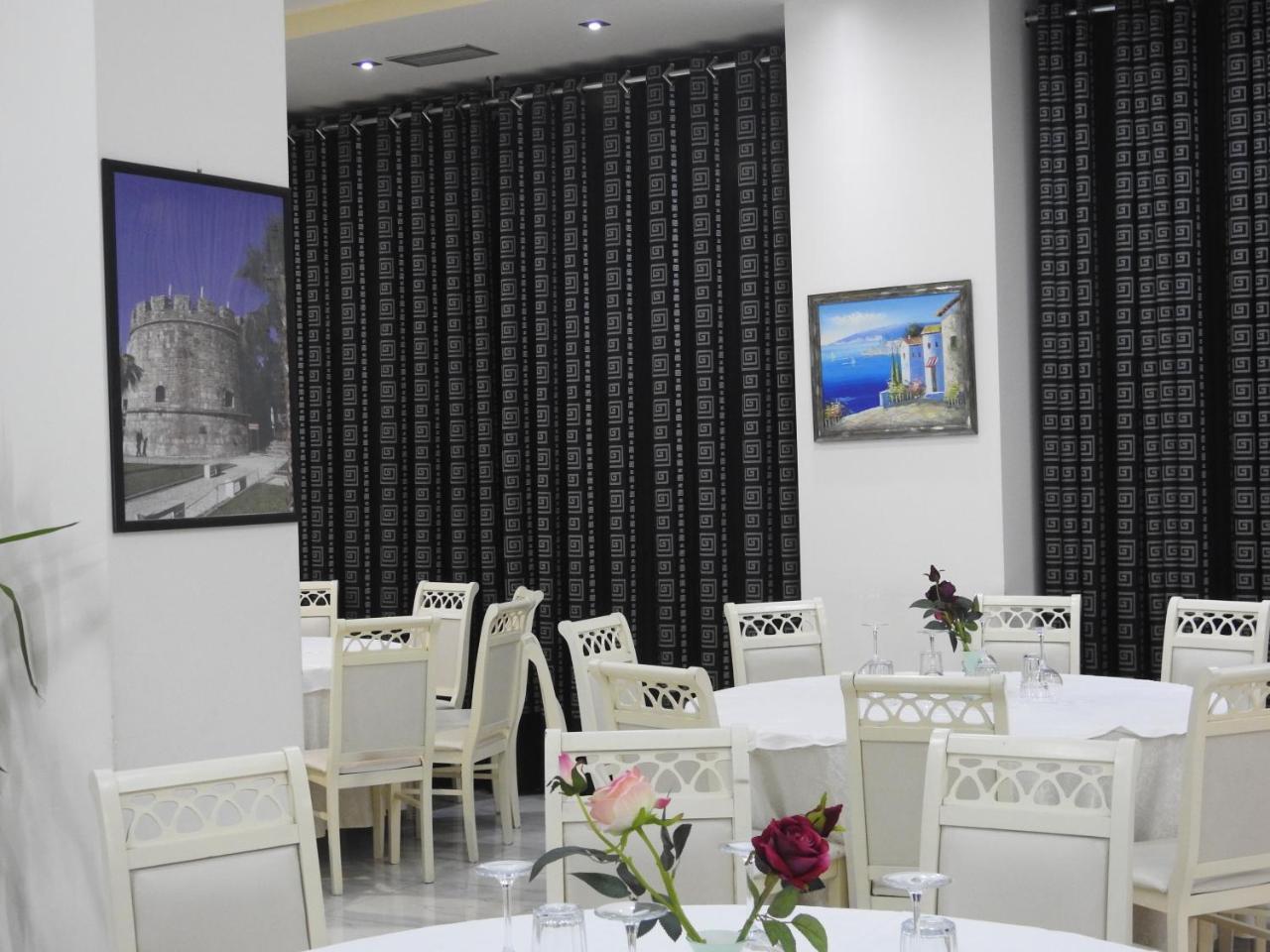 Hotel 3 Vellezerit Durres Bagian luar foto