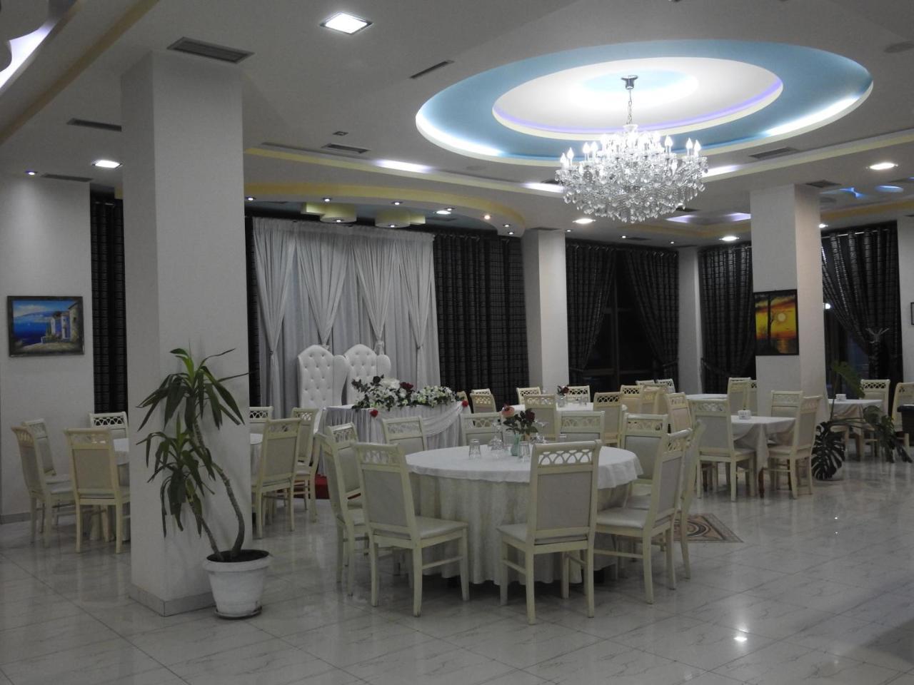 Hotel 3 Vellezerit Durres Bagian luar foto