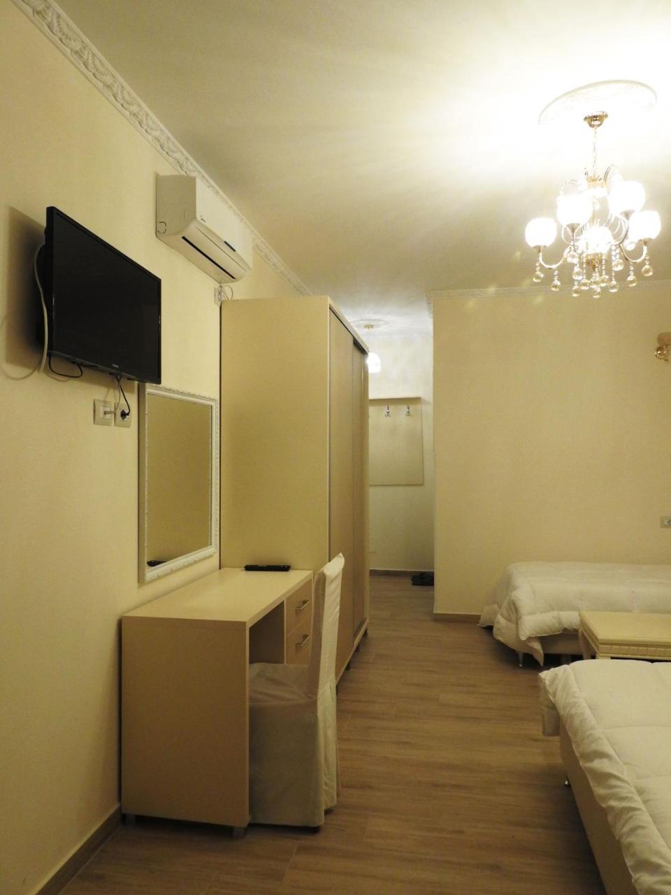 Hotel 3 Vellezerit Durres Bagian luar foto