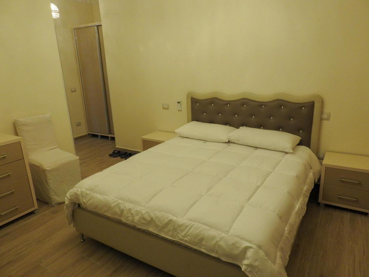 Hotel 3 Vellezerit Durres Bagian luar foto