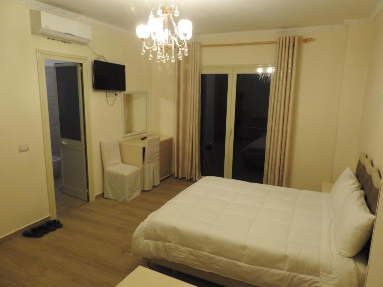 Hotel 3 Vellezerit Durres Bagian luar foto