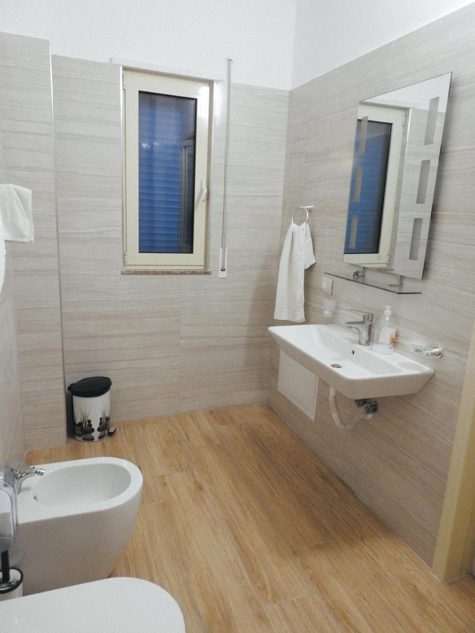Hotel 3 Vellezerit Durres Bagian luar foto