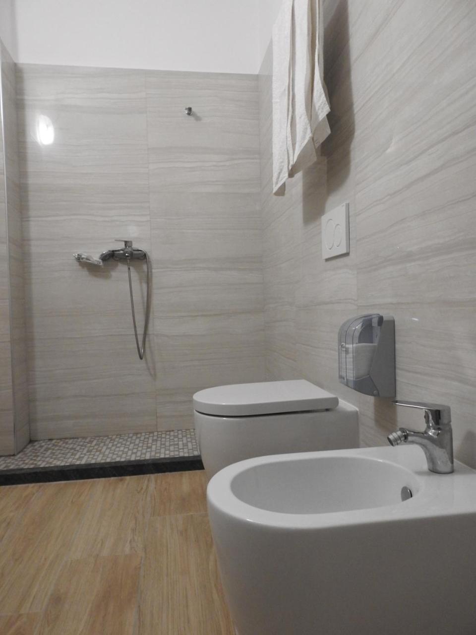 Hotel 3 Vellezerit Durres Bagian luar foto