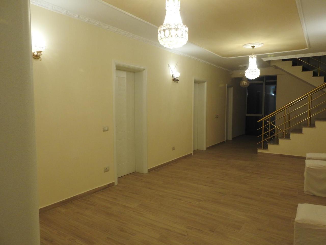 Hotel 3 Vellezerit Durres Bagian luar foto